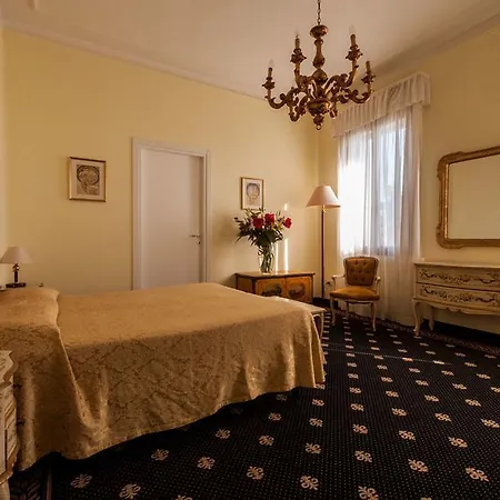 Byron 3* Benátky – Lido