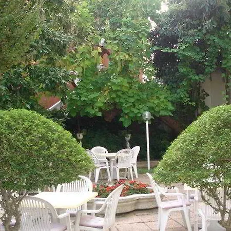 Hotel Byron 3*