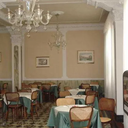 Hotel Byron 3*